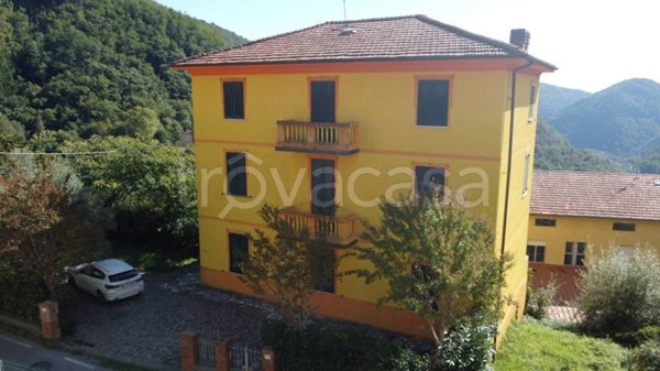 casa indipendente in vendita a Pescaglia