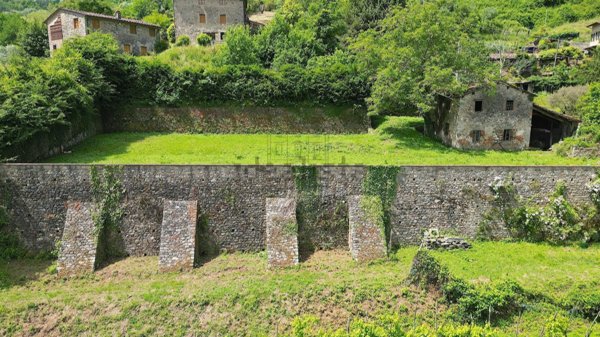 casa indipendente in vendita a Pescaglia