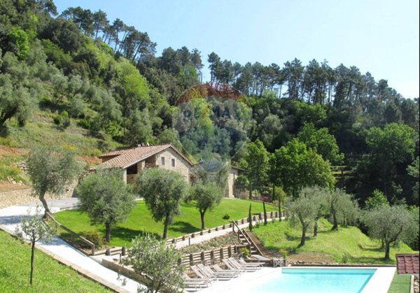 casa indipendente in vendita a Pescaglia