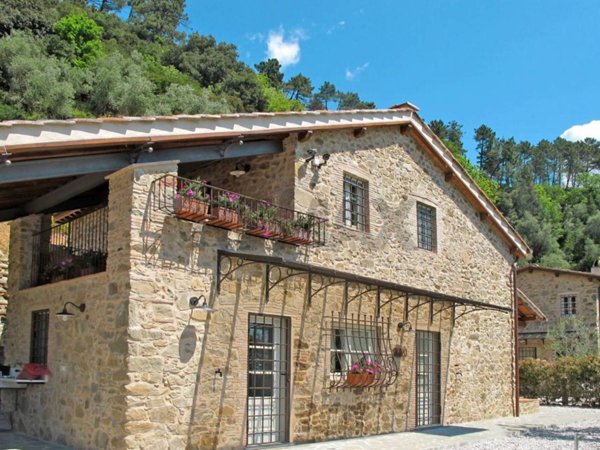 casa indipendente in vendita a Pescaglia