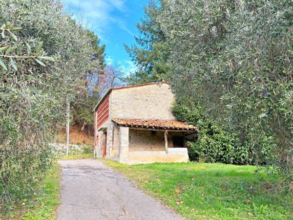 casa indipendente in vendita a Pescaglia