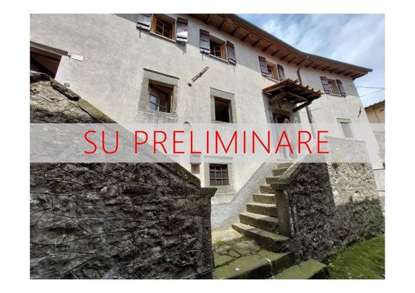 casa indipendente in vendita a Pescaglia