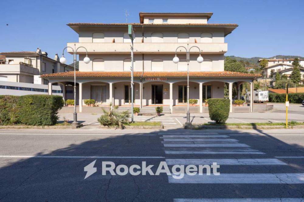 locale commerciale in vendita a Pescaglia