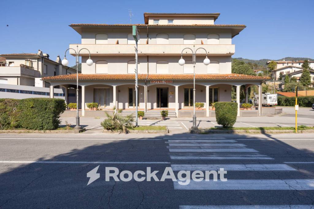 locale commerciale in vendita a Pescaglia