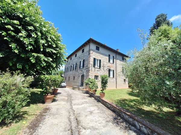 casa indipendente in vendita a Pescaglia