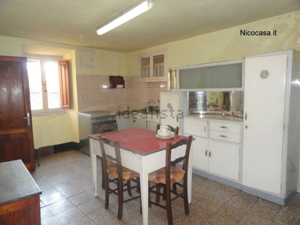 casa indipendente in vendita a Pescaglia