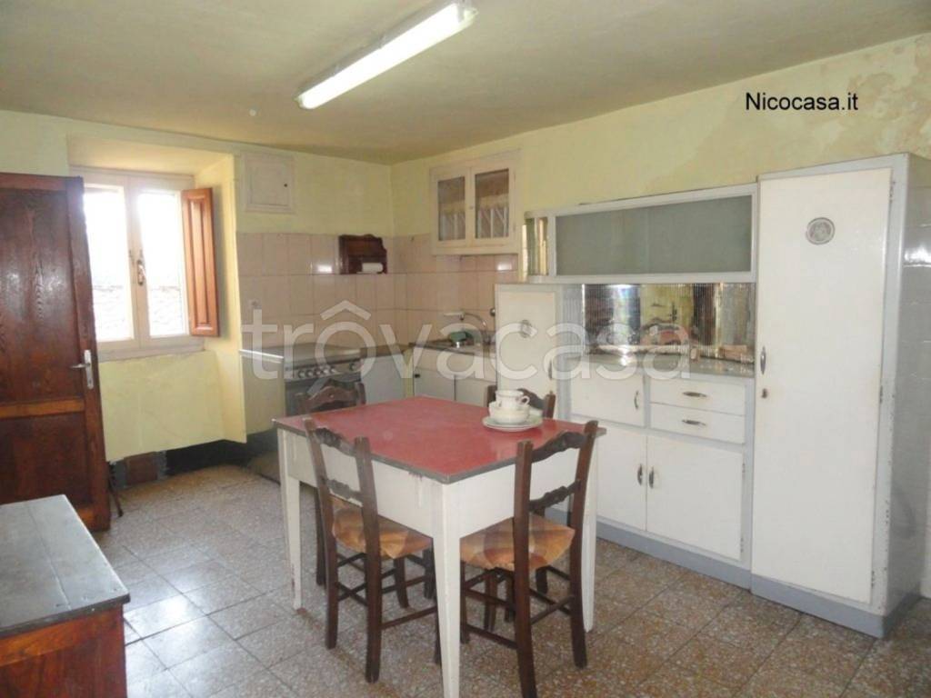 casa indipendente in vendita a Pescaglia