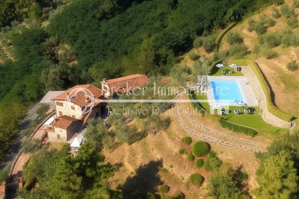 casa indipendente in vendita a Pescaglia