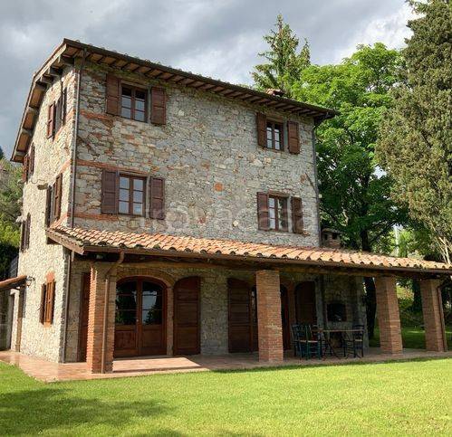 casa indipendente in vendita a Pescaglia