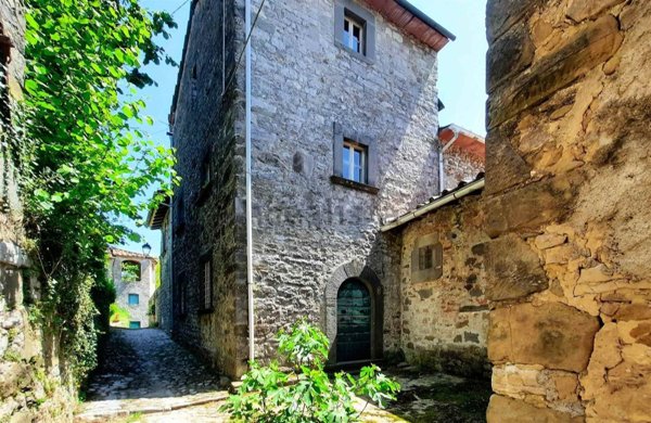 casale in vendita a Pescaglia