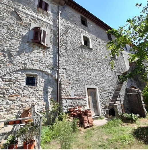 appartamento in vendita a Pescaglia in zona Colognora