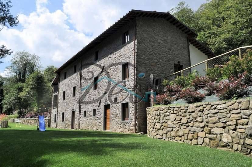 casa indipendente in vendita a Pescaglia