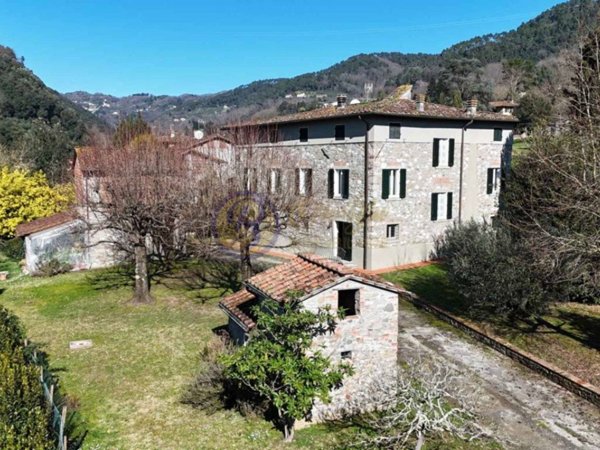 casa indipendente in vendita a Pescaglia in zona San Martino in Freddana