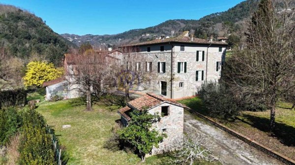casa indipendente in vendita a Pescaglia in zona San Martino in Freddana