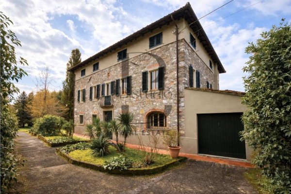 casa indipendente in vendita a Pescaglia