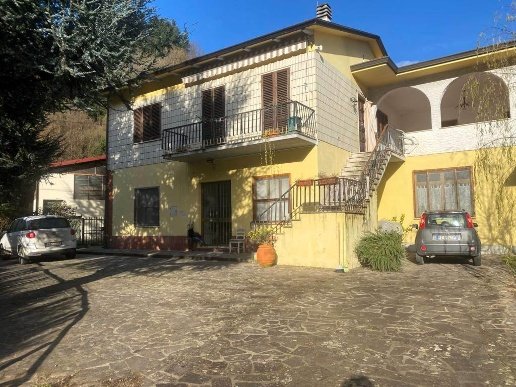casa indipendente in vendita a Pescaglia