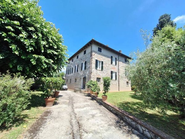 casa indipendente in vendita a Pescaglia