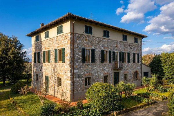 casa indipendente in vendita a Pescaglia