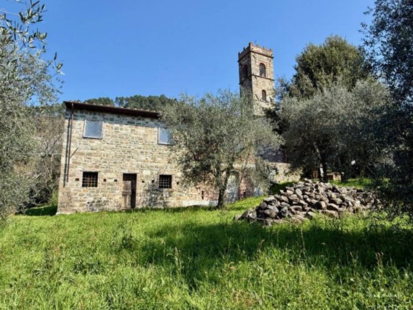casa indipendente in vendita a Pescaglia