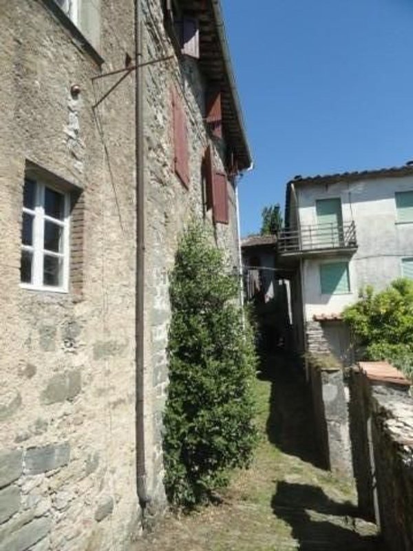 casa indipendente in vendita a Pescaglia