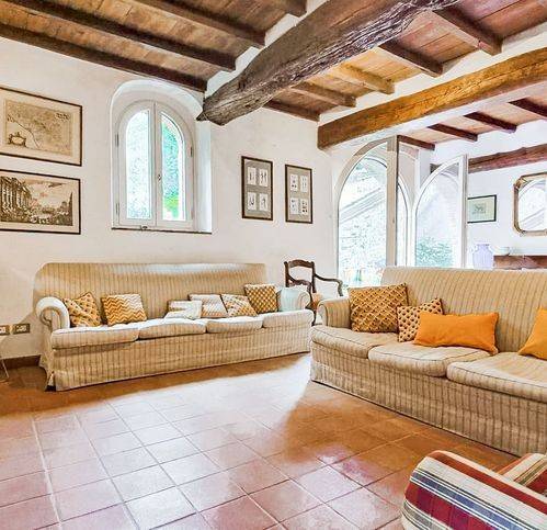 casa indipendente in vendita a Pescaglia