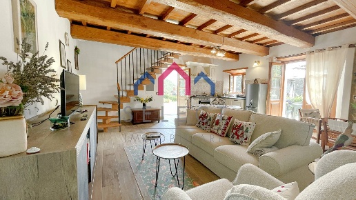 casa indipendente in vendita a Pescaglia in zona Vetriano