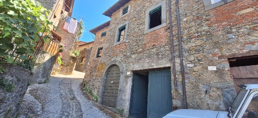 intera palazzina in vendita a Pescaglia
