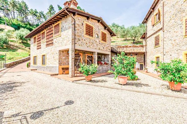 casa indipendente in vendita a Pescaglia