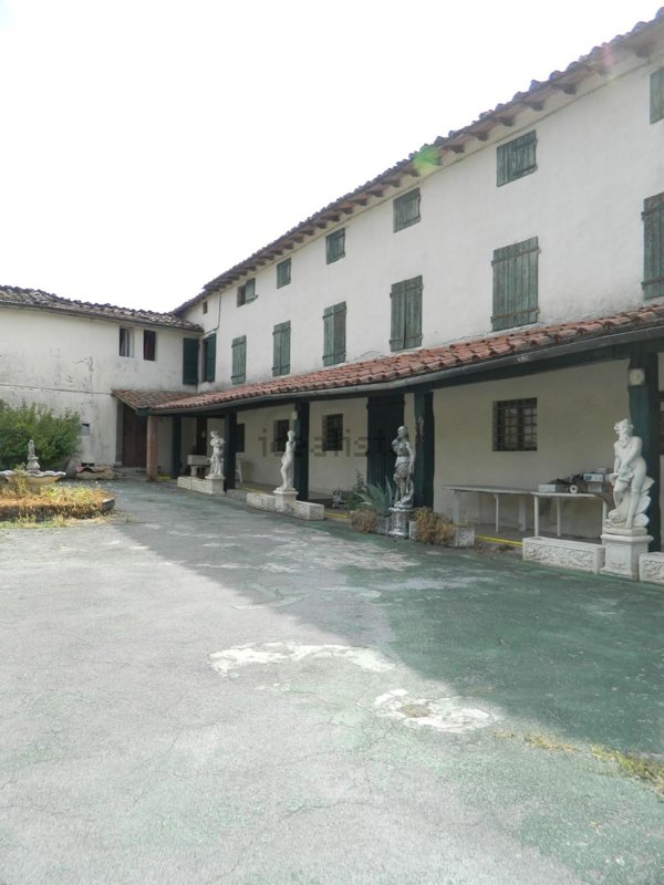 casa indipendente in vendita a Pescaglia in zona Villa a Roggio