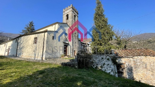 casa indipendente in vendita a Pescaglia in zona Villa a Roggio