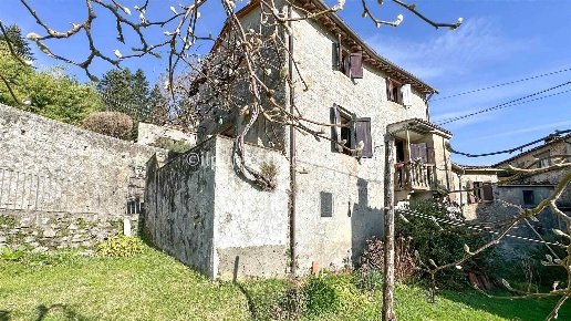 casa semindipendente in vendita a Pescaglia in zona Gello