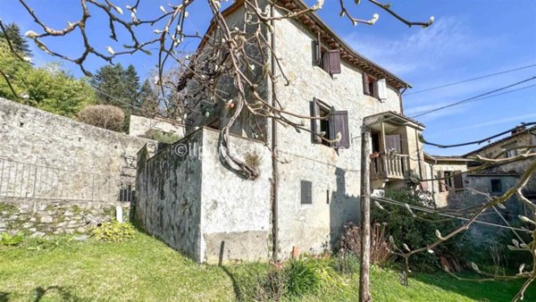 casa semindipendente in vendita a Pescaglia