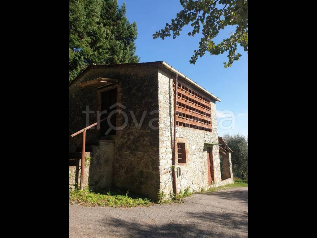 casa indipendente in vendita a Pescaglia in zona Fiano