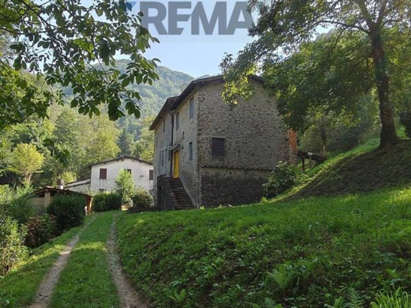 casa indipendente in vendita a Pescaglia in zona Pascoso