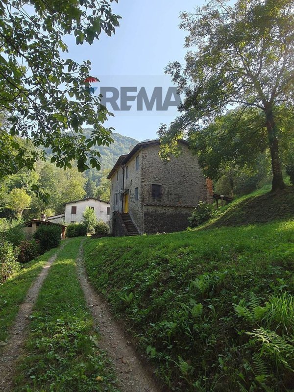 casale in vendita a Pescaglia in zona Pascoso