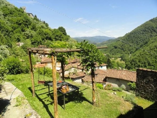 casa indipendente in vendita a Pescaglia