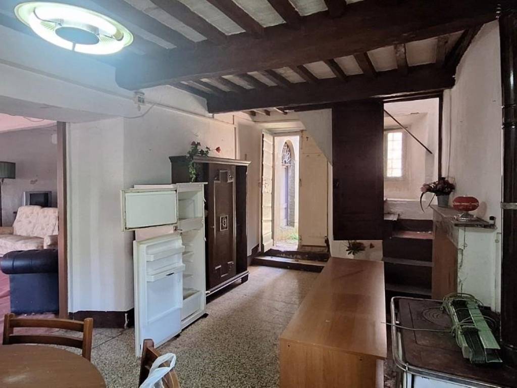 casa indipendente in vendita a Pescaglia