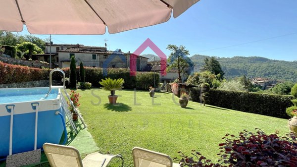 casa indipendente in vendita a Pescaglia in zona Villa a Roggio