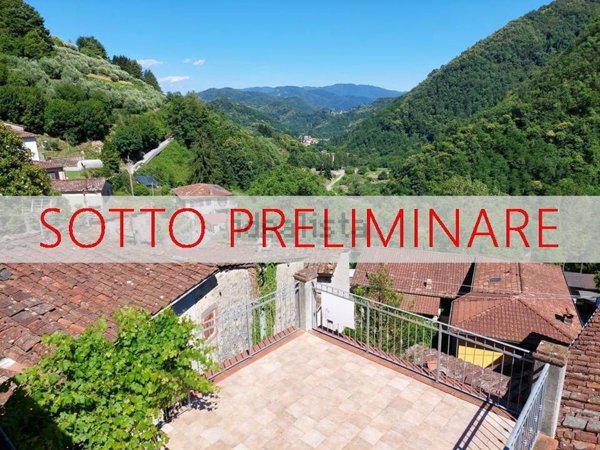 casa indipendente in vendita a Pescaglia in zona Convalle