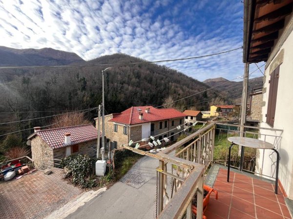 appartamento in vendita a Pescaglia in zona Pascoso