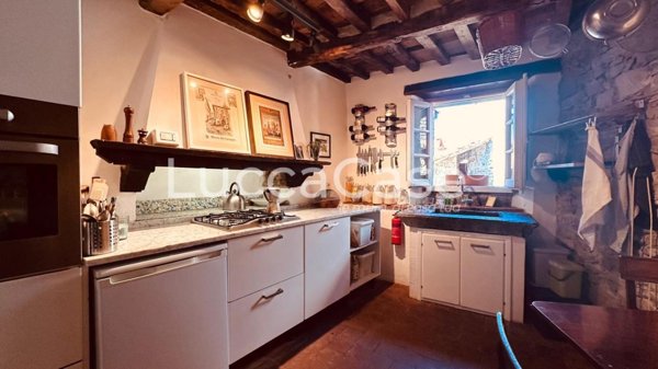 casa indipendente in vendita a Pescaglia