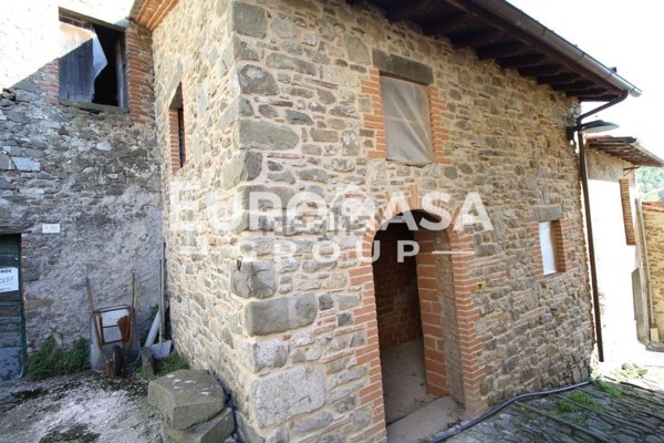 casa indipendente in vendita a Pescaglia