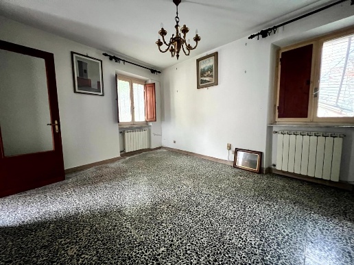 intera palazzina in vendita a Pescaglia in zona Vetriano