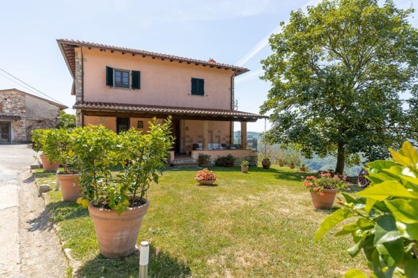 casa indipendente in vendita a Pescaglia