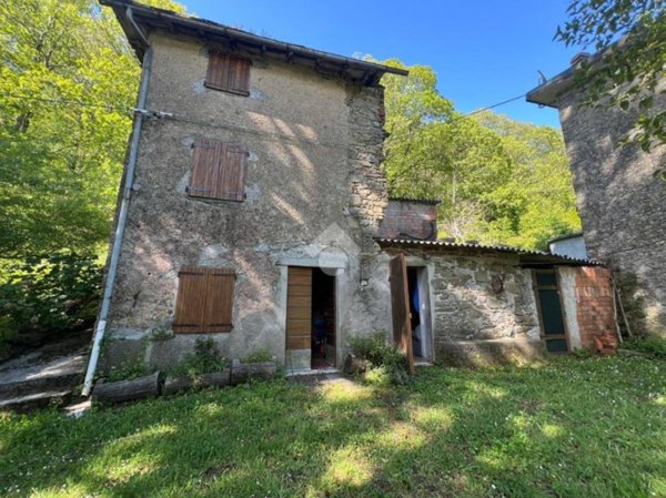 casa indipendente in vendita a Pescaglia in zona Pascoso