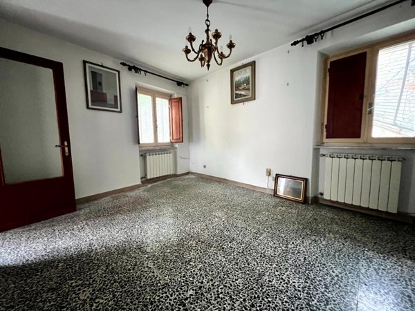 casa indipendente in vendita a Pescaglia in zona Vetriano