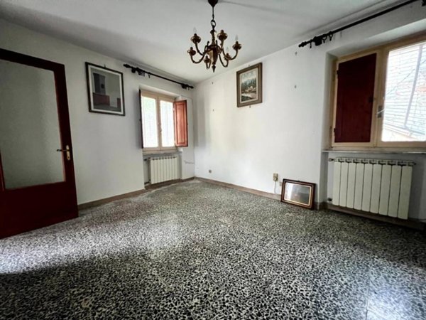 casa indipendente in vendita a Pescaglia in zona Vetriano