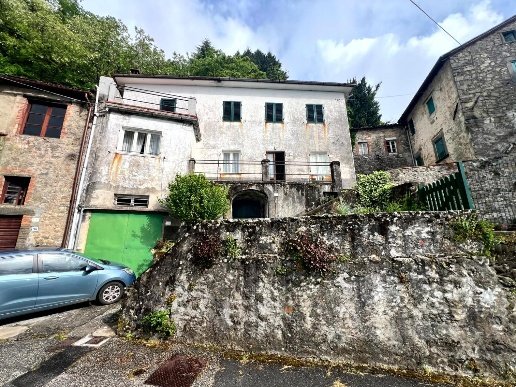 appartamento in vendita a Pescaglia in zona Gello