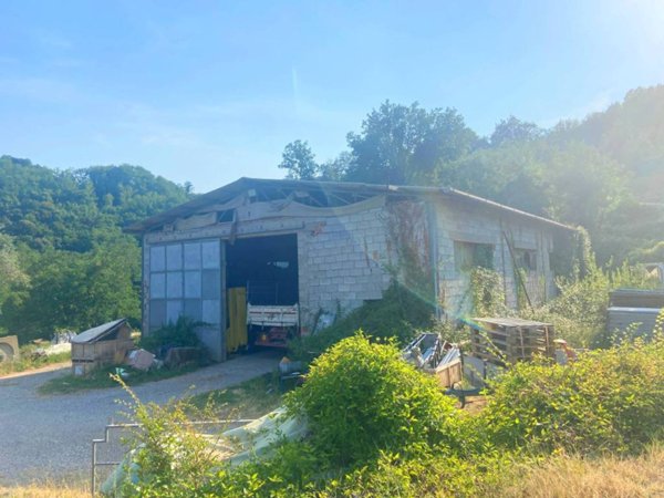 casa indipendente in vendita a Pescaglia