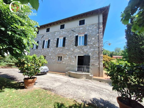 casa indipendente in vendita a Pescaglia